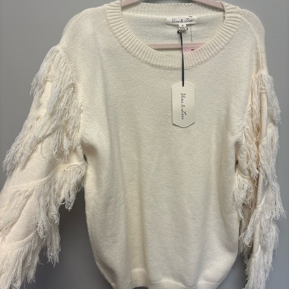 Vine & Love Fringe Sleeve White Sweater - Picture 2 of 5